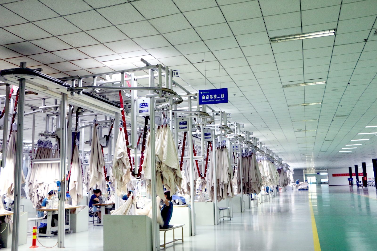 Chunyi Apparel overhead rail of the CleverMax hanger system