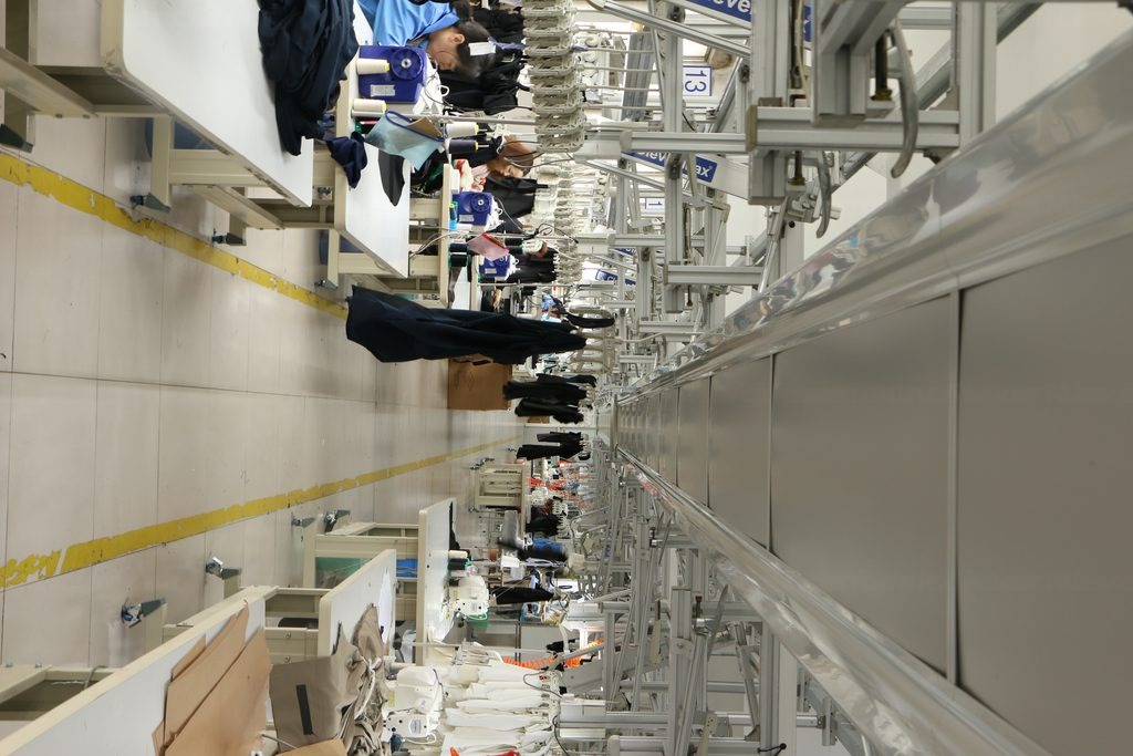 CleverMax hanger system on the production floor