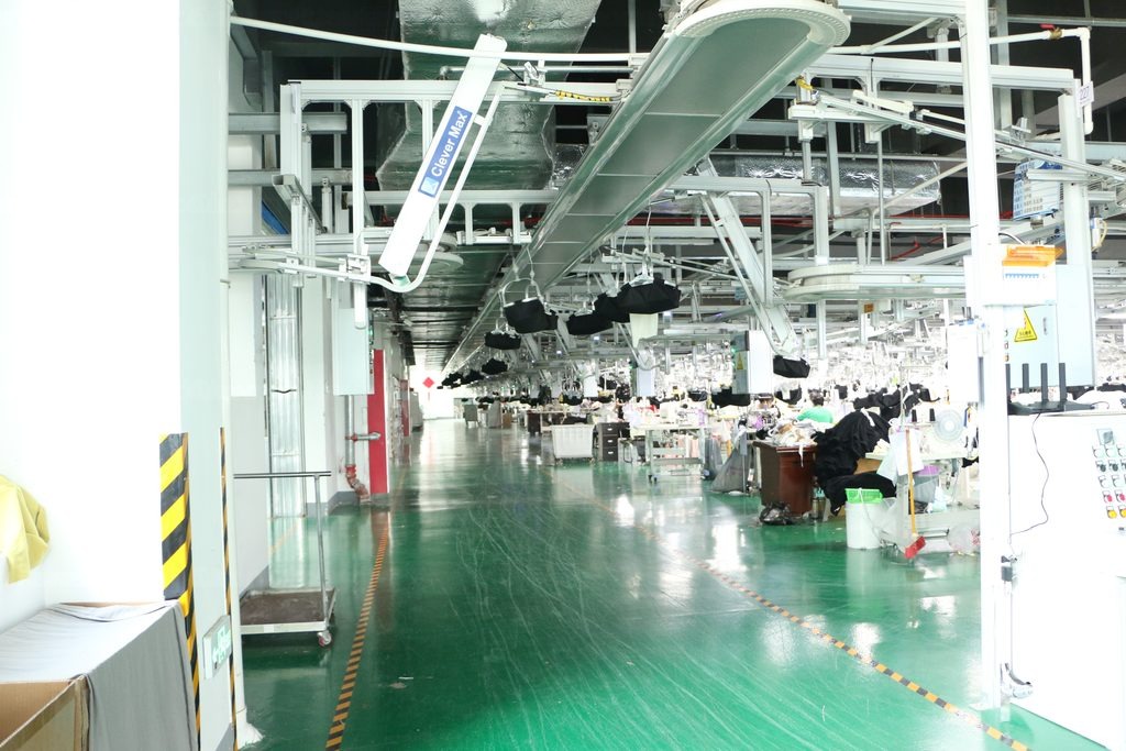 Hanger System for Children's Clothing — CleverMax hanger system on the production floor