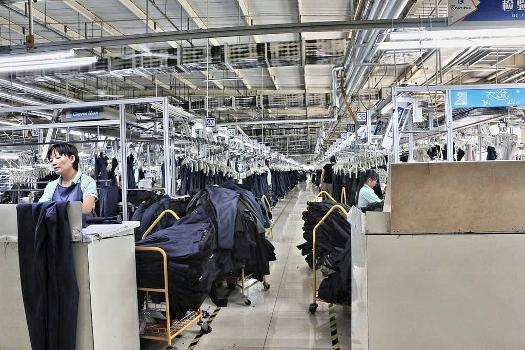 Hanger System for Outerwear & Suits — CleverMax hanger system in production