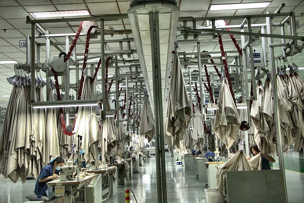 Lightweight curtain hanger system line